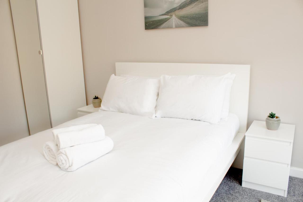 Cosy 3Bed Bungalow In West Kirby, Free Parking Frankby Bagian luar foto